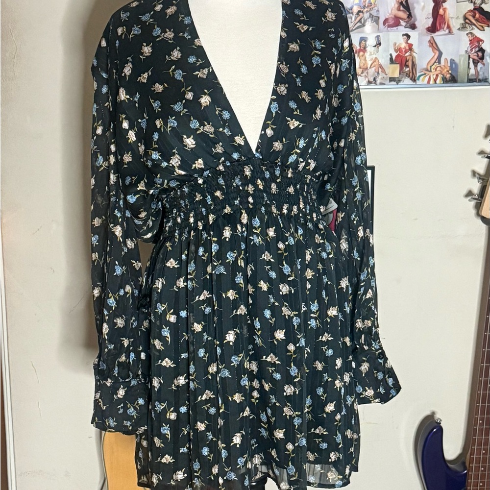 Missguided Plus Black Floral Dress - Picture 2 of 7